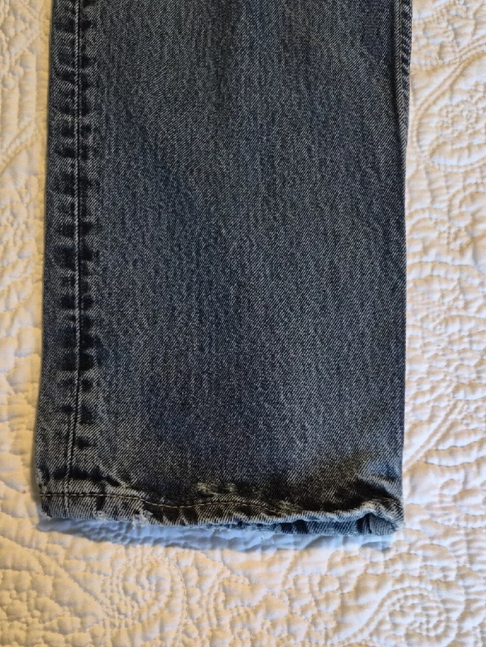 Levi's Men's Distressed Dark Blue Straight Jeans 33x32